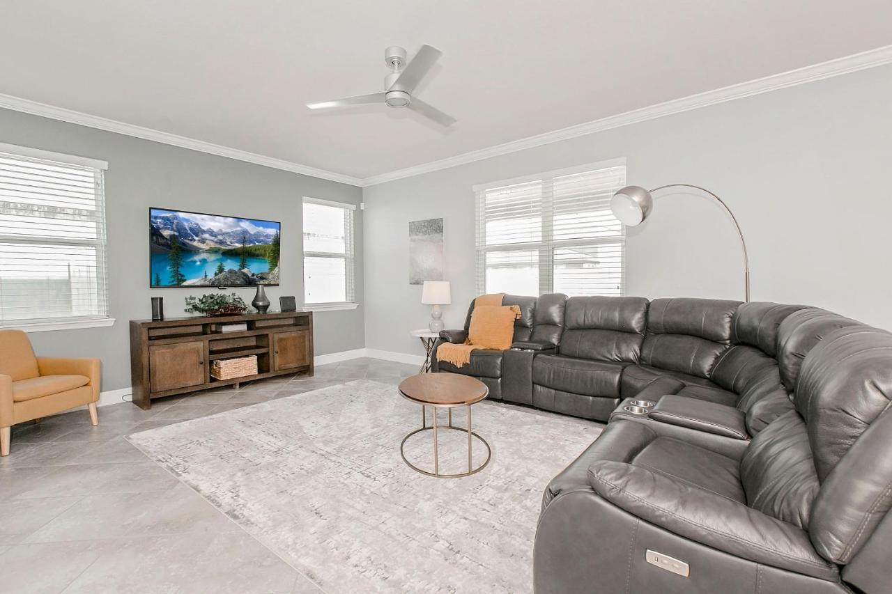 Spacious 4 Bed Home Near Orlando Gated Pool Access 산퍼드 외부 사진