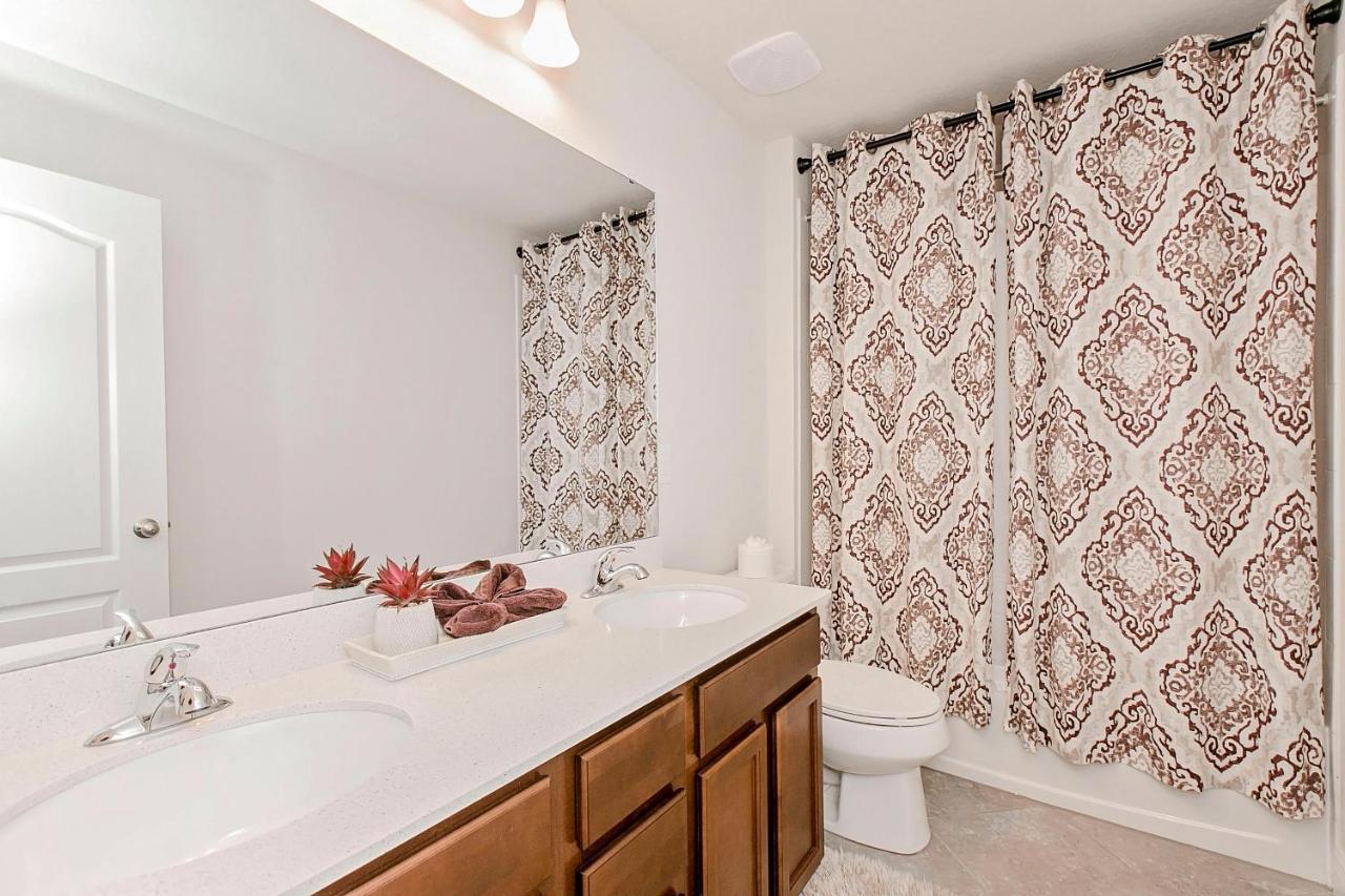 Spacious 4 Bed Home Near Orlando Gated Pool Access 산퍼드 외부 사진